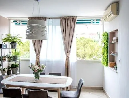 Kman Apartment Split